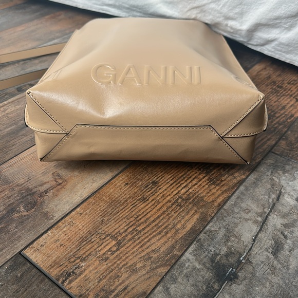 GANNI Banner Medium Tote - Picture 4 of 10